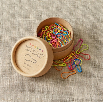 Opening colorful stitch markers - CocoKnits
